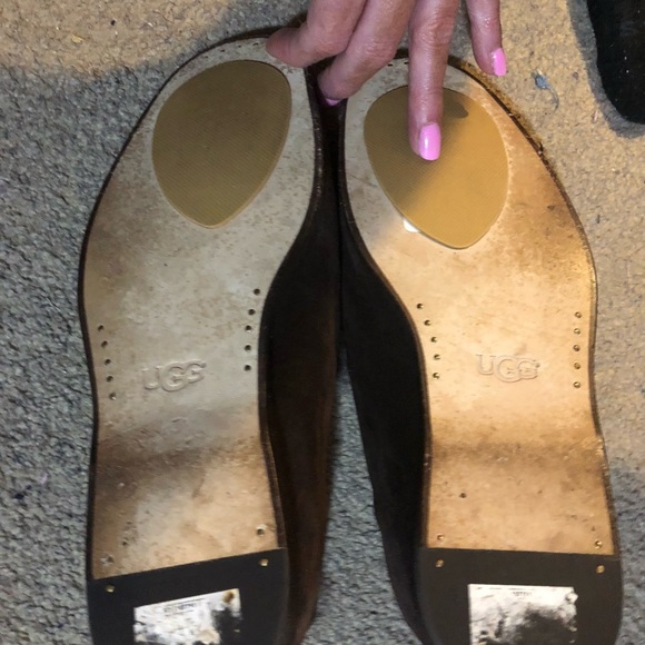 UGG—-Flash sale!! Need to sell everything so make me an offer!! - Picture 1 of 3